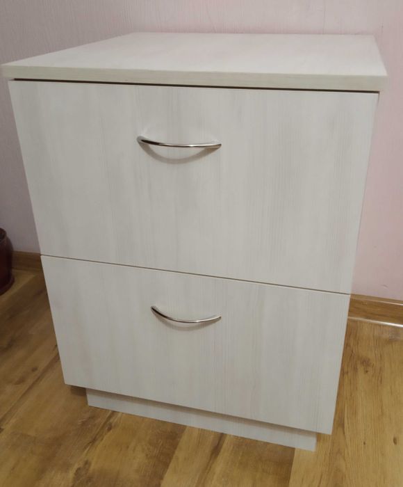 Тумбочка офісна, прикроватна