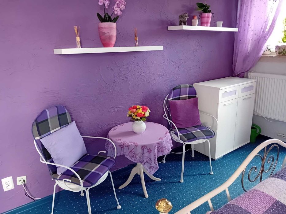 Piekny komplet do pokoju w bialym kolorze