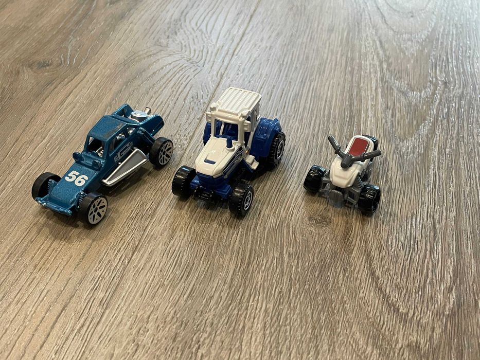 Zestaw samochodzików