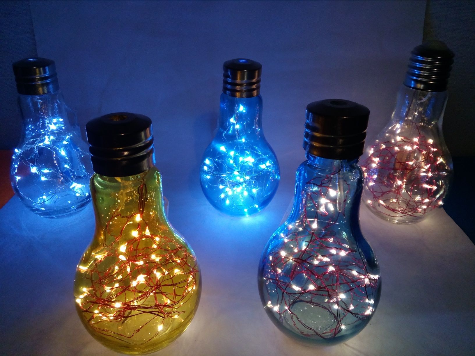 Ofereça de um modo criativo no Natal lâmpadas e/ou garrafas iluminadas