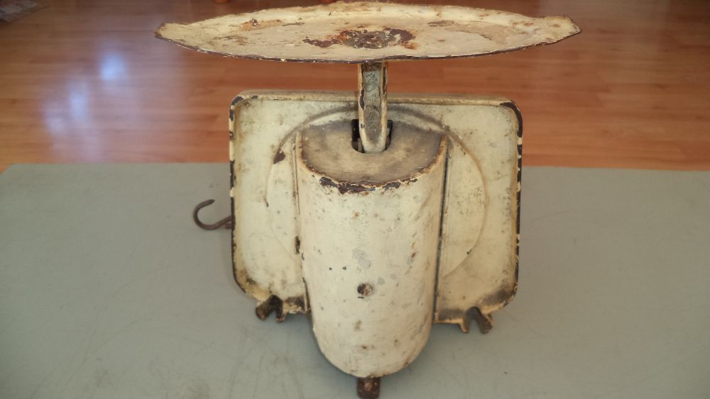 Zabytkowe stare wagi