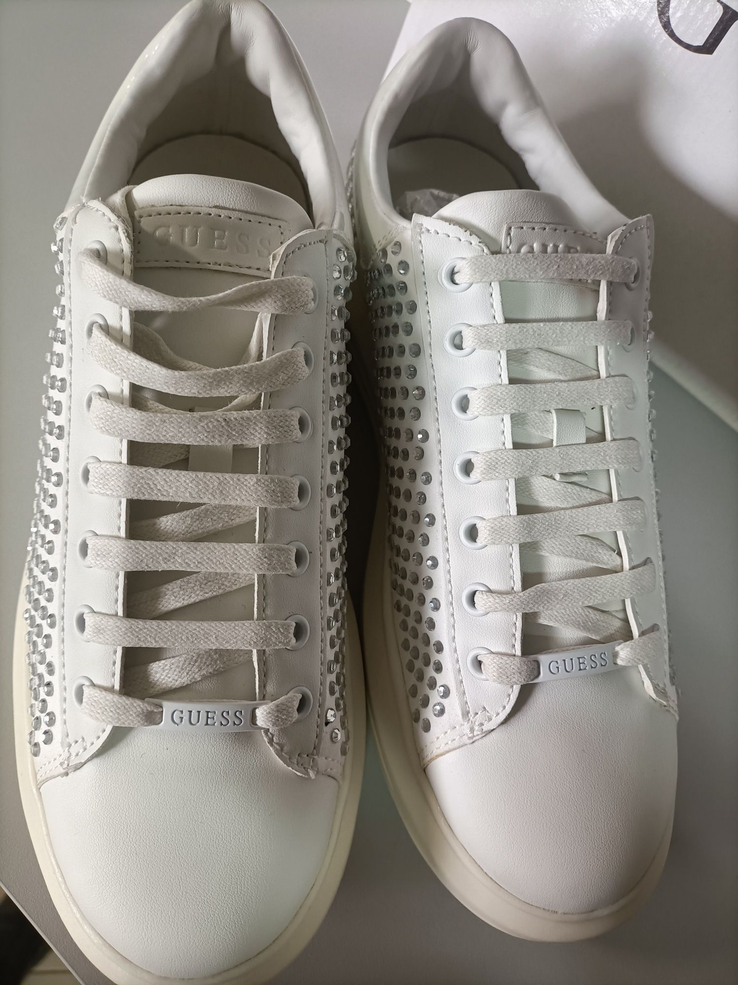 Adidasy Guess rozmiar 40