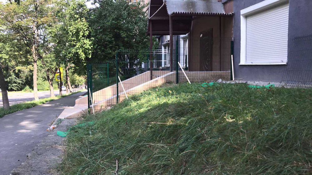 Паркан з сітки під ключ.Ворота хвіртки,секції стовпи. метал+цинк+фарба
