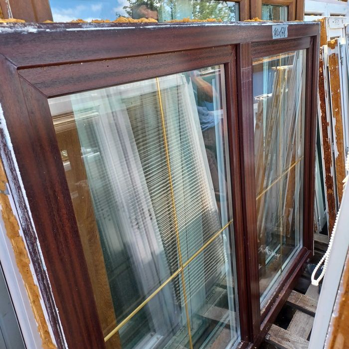 Okno używane plastikowe brąz ze szprosami