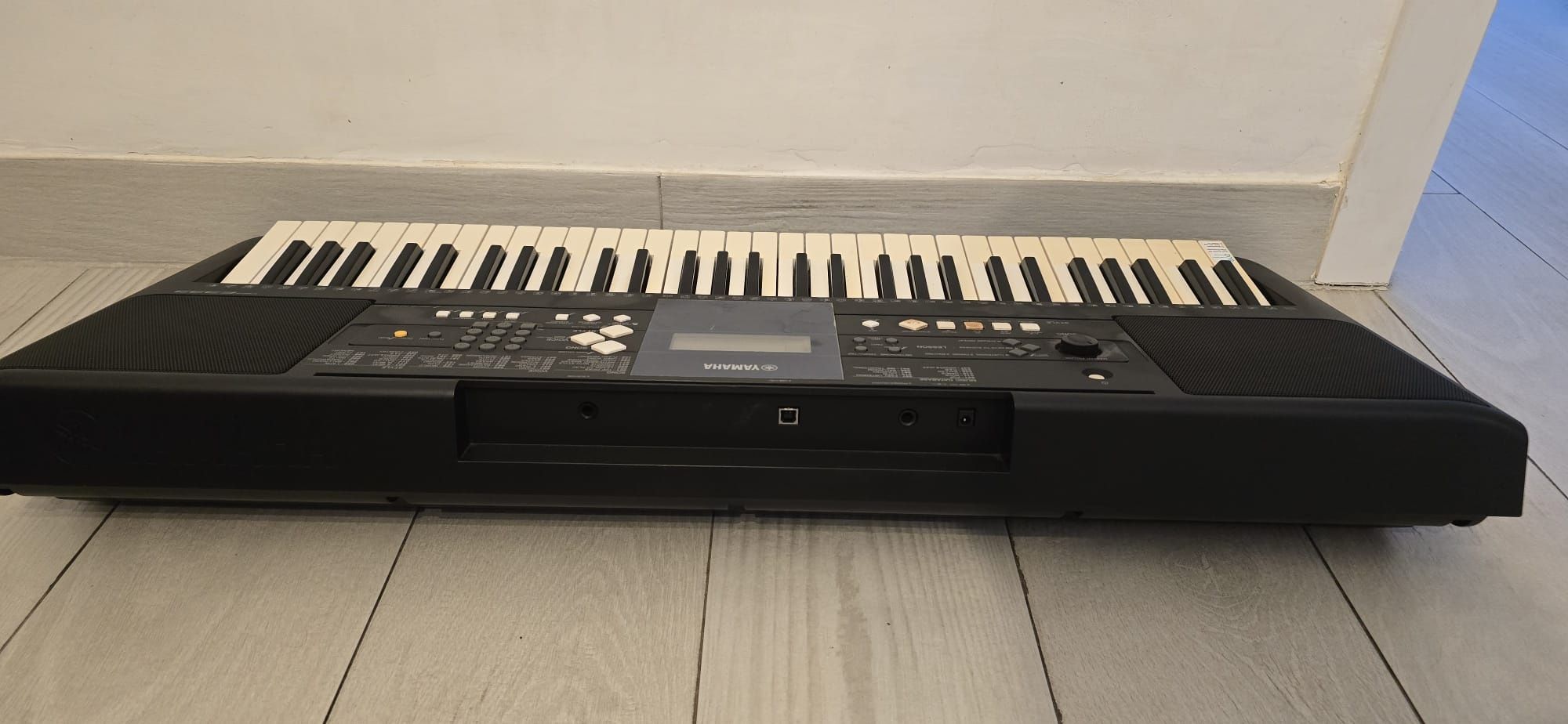Yamaha PSR e333 piano