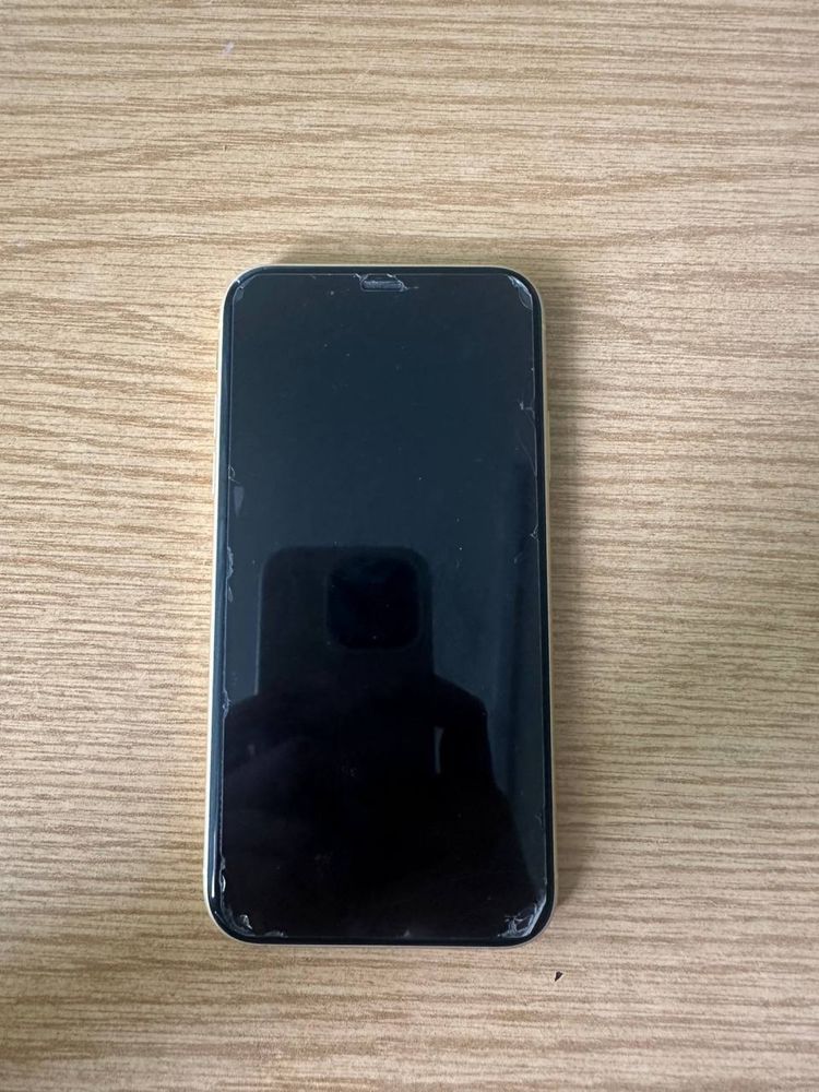 Телефон Iphone XR