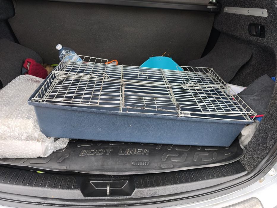 Продам большую клетку для декоративных кроликов