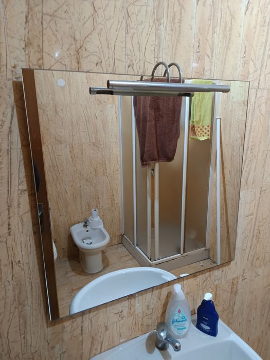 Espelho de casa de banho com luz