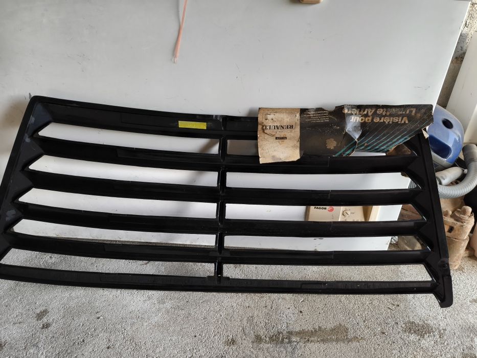 Grelha vidro traseiro Renault 9