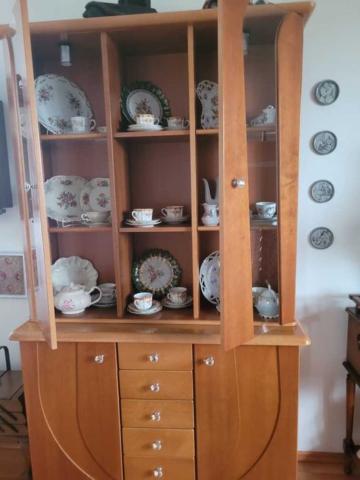 Tanio sprzedam komodę i witrynę z drewna Olchy - naturalne drewno