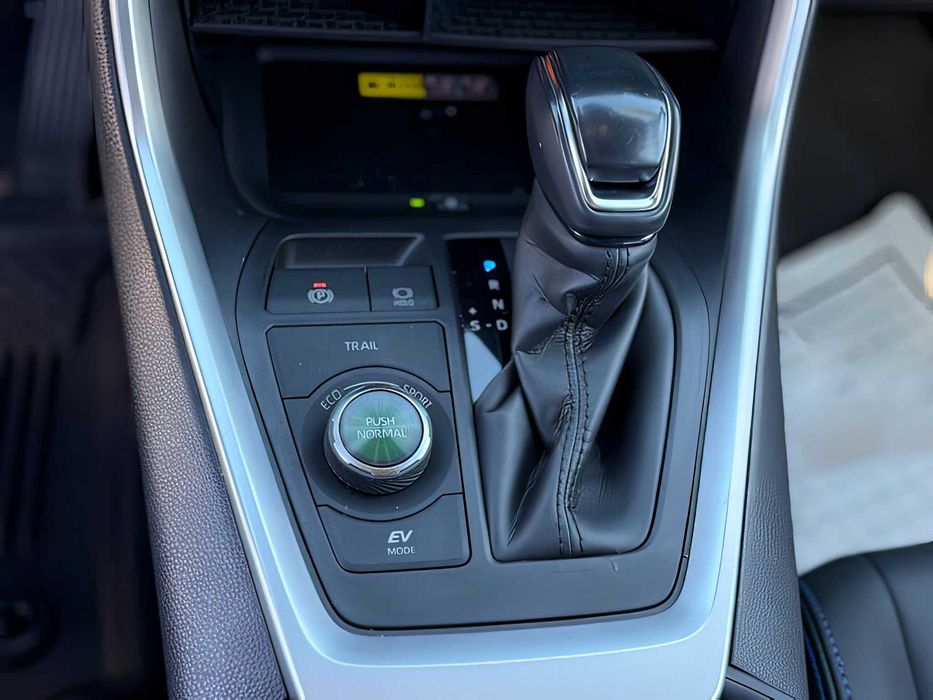 Toyota RAV4      2022