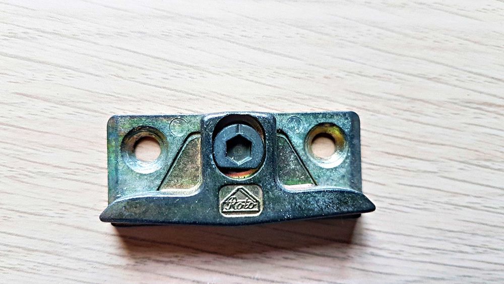 Mechanizmy/zamki marki Roto do okien drewnianych