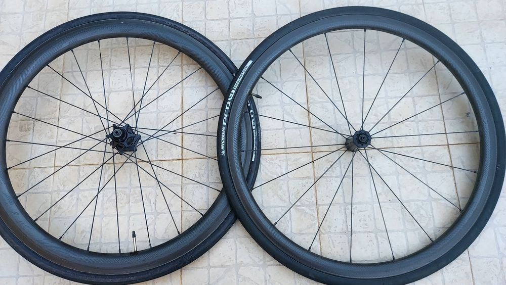 Rodas Zipp em carbono