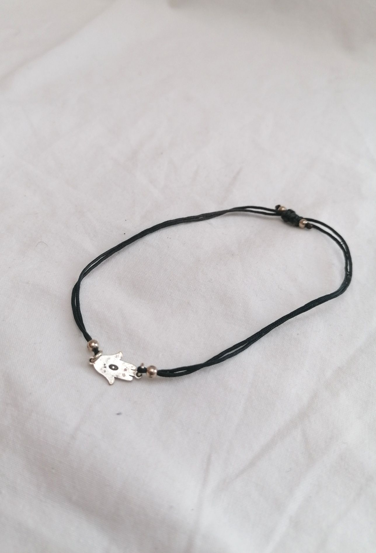 Pulseira de fio com Hamsa