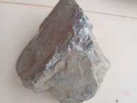 Камінь невідомого металу