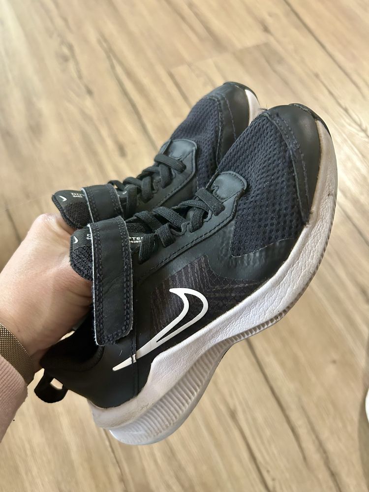 Buty sportowe adidasy Nike Downshifter dla chłopca r 30