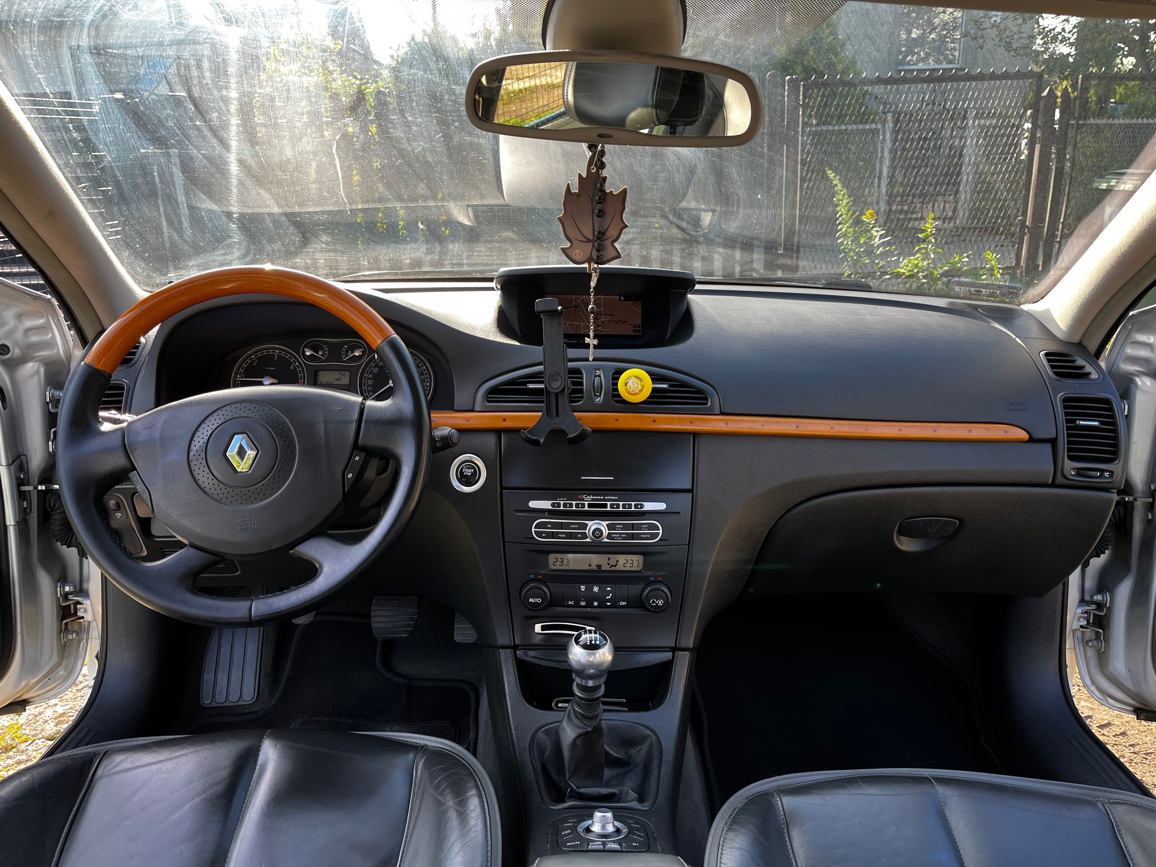 Sprzedam samochód Renault Laguna II LIFT  INITIALE PARIS