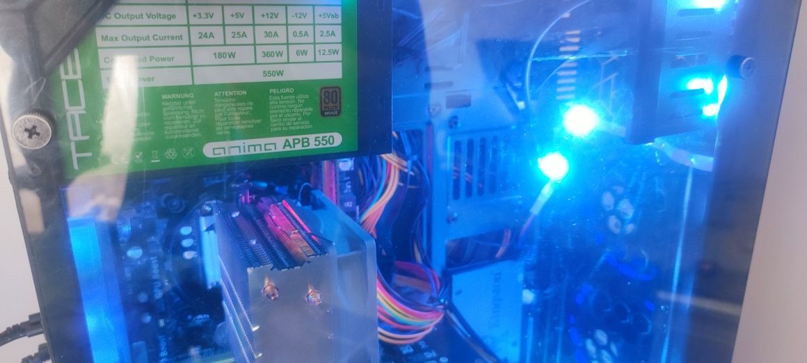 PC gaming/RX470/Xeon E3-1270v3/8GB Ram/SSD 120GB/Controlador RGB