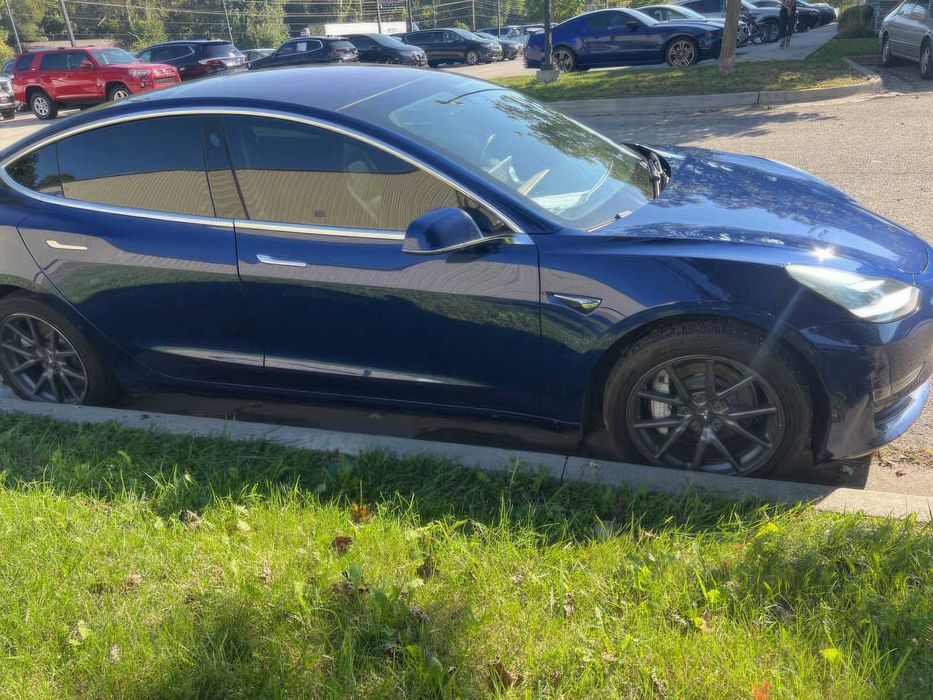 Tesla Model 3 Long Range      2019