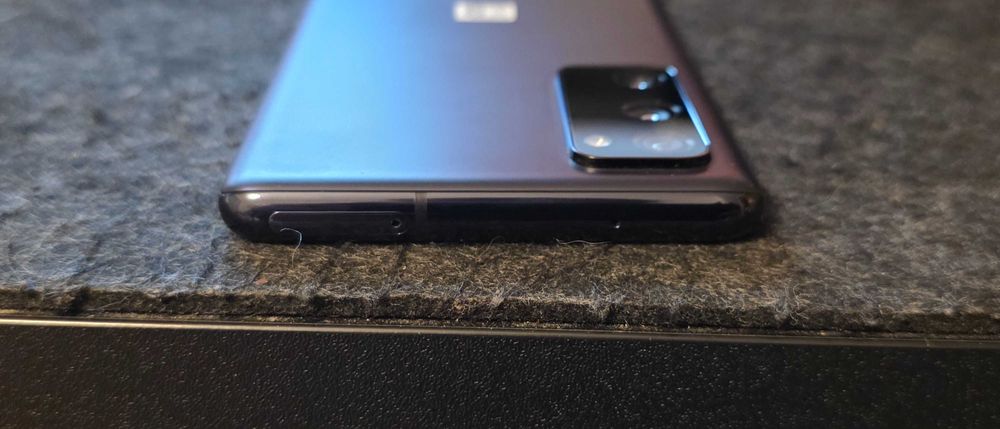 Samsung Galaxy S20 FE 128GB com 5 capas