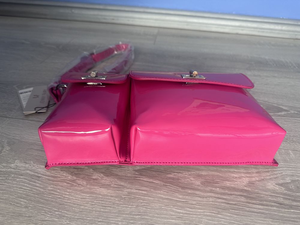 Torebka damska na ramię różowa lakierowana jak Barbie