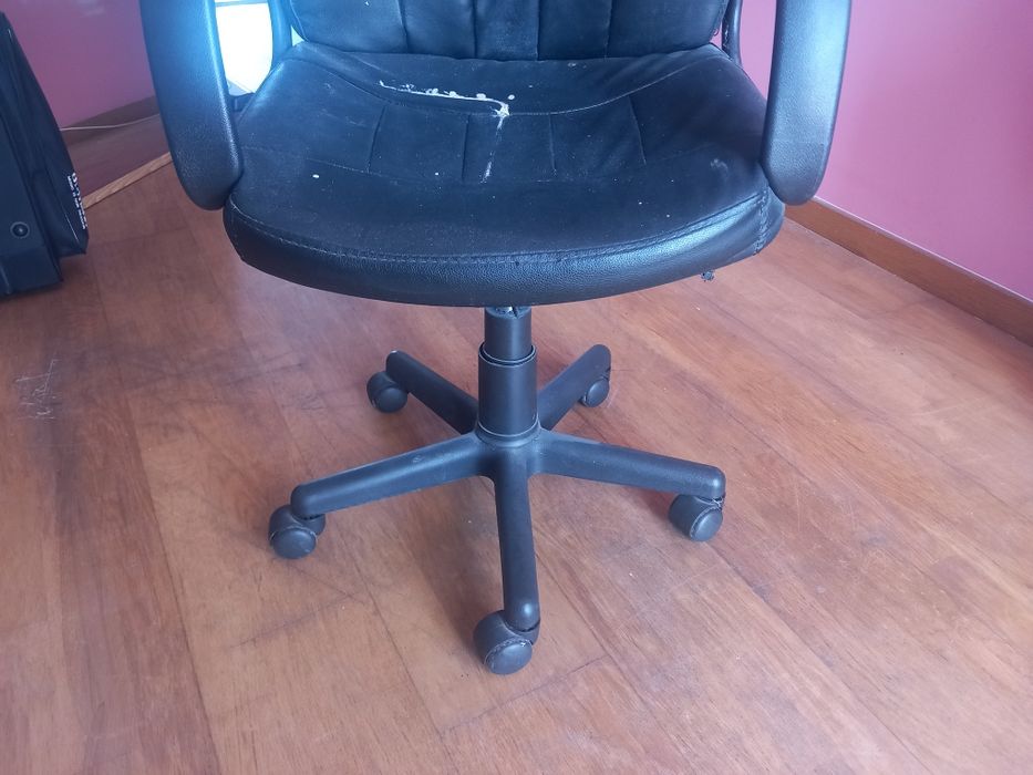 Cadeira de escritório a funcionar
