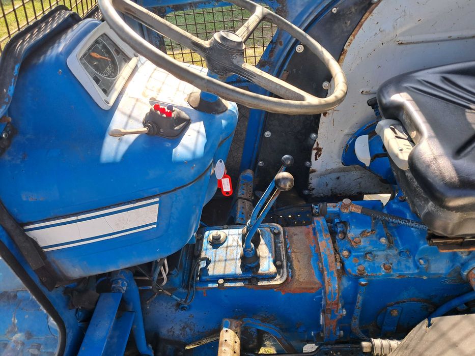 Traktor Ford 3000 Wałek Podnosnik Wspomaganie kierownicy
