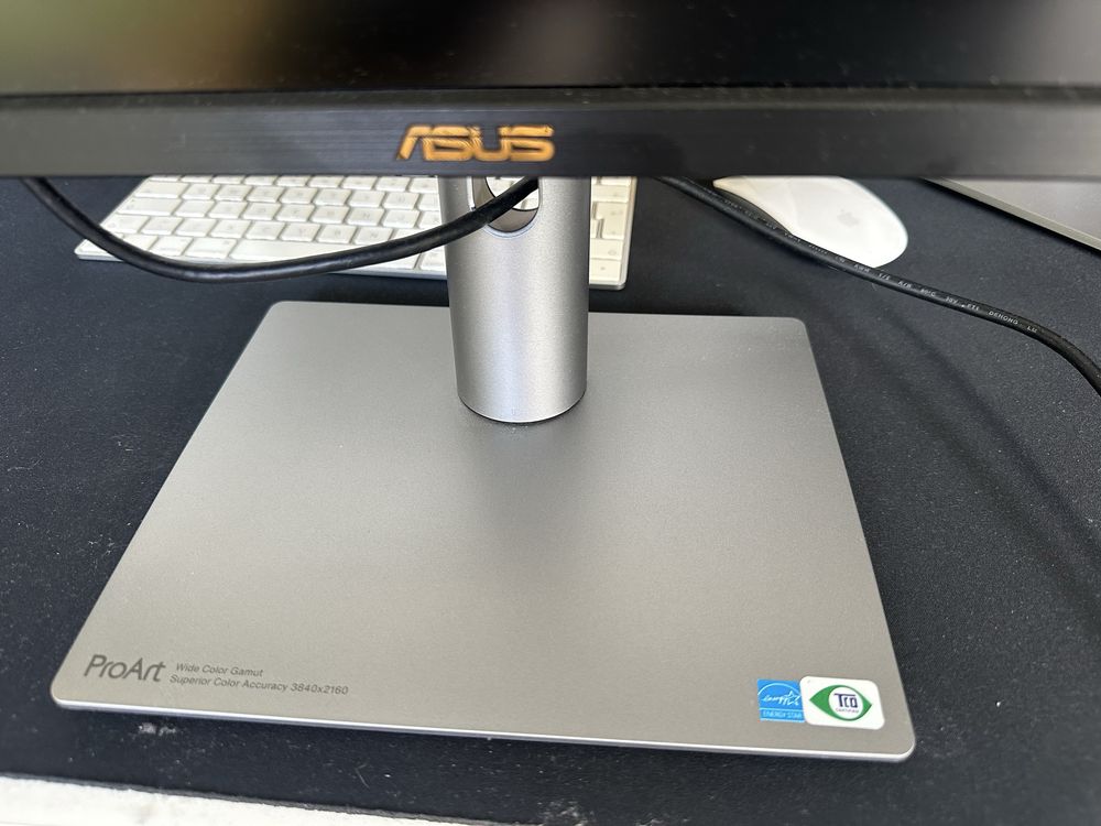 Monitor 27” ASUS ProArt 4k HDR na gwarancji 18 m. - uszkodzony