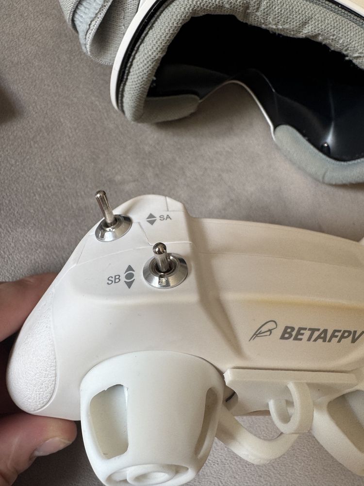 BetaFPV Cetus Pro kit zestaw dron + gogle + radio + 2 baterie + ladow