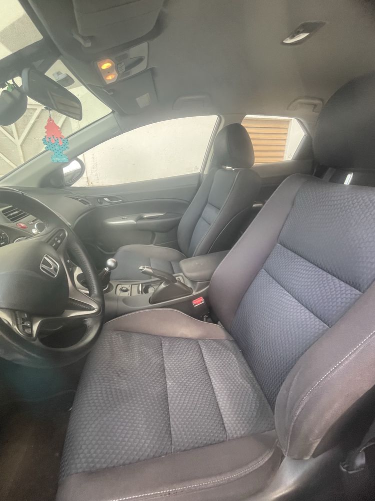 Vendo Honda Civic 1.4 a gasolina, poucos Kms