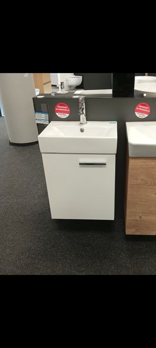 Sprzedam Szafki łazienkowe z bateriami Grohe