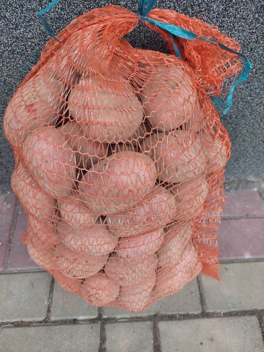 Sprzedam ziemniaki jadalne.