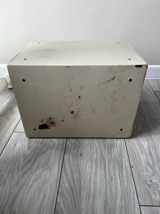 Сейф на електронному замку