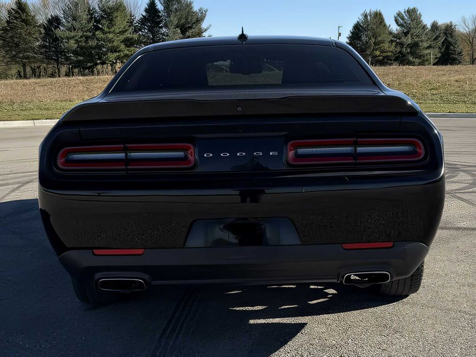 Dodge Challenger      2017