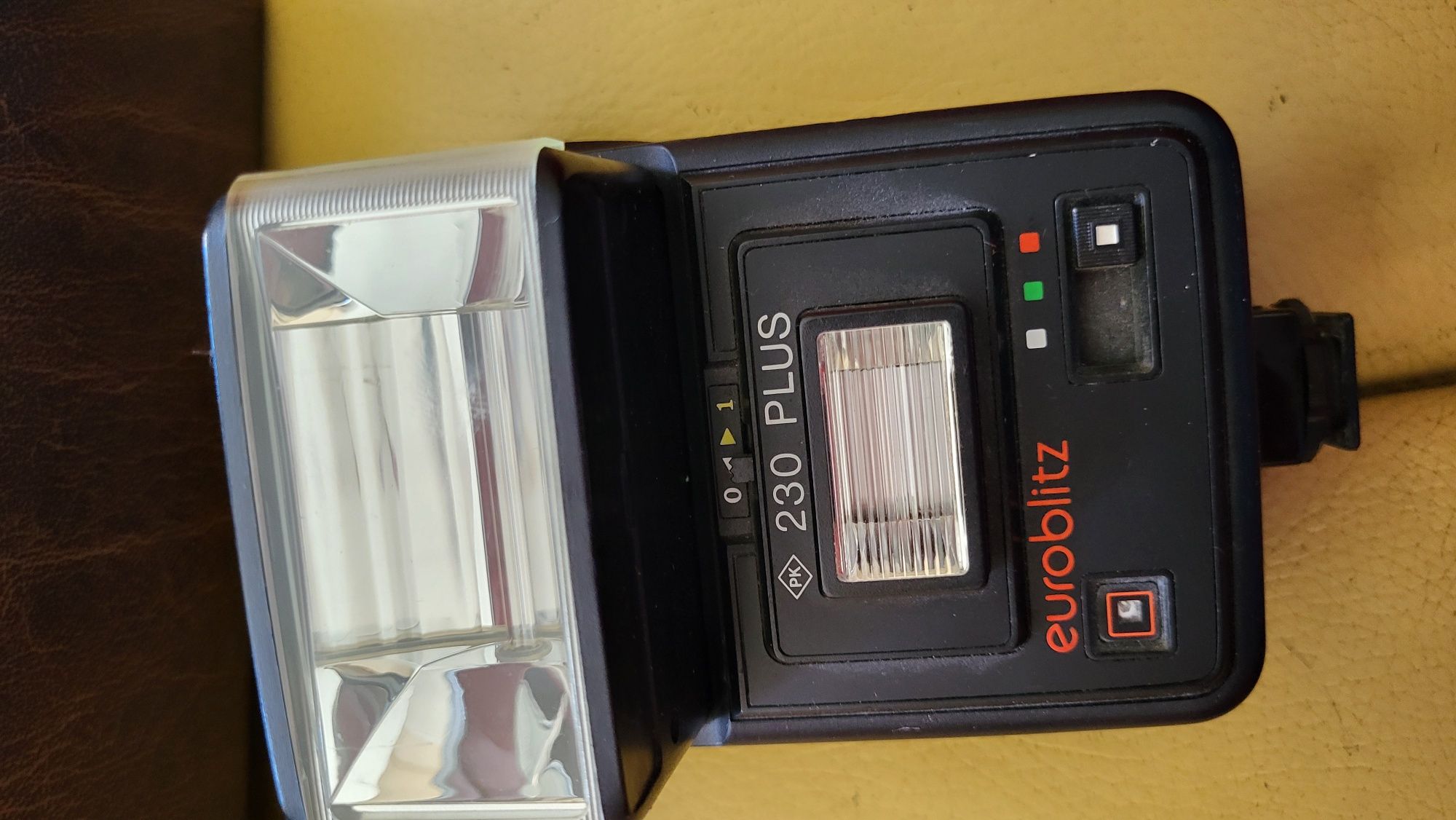 Praktica Super TL 1000 kolmpet