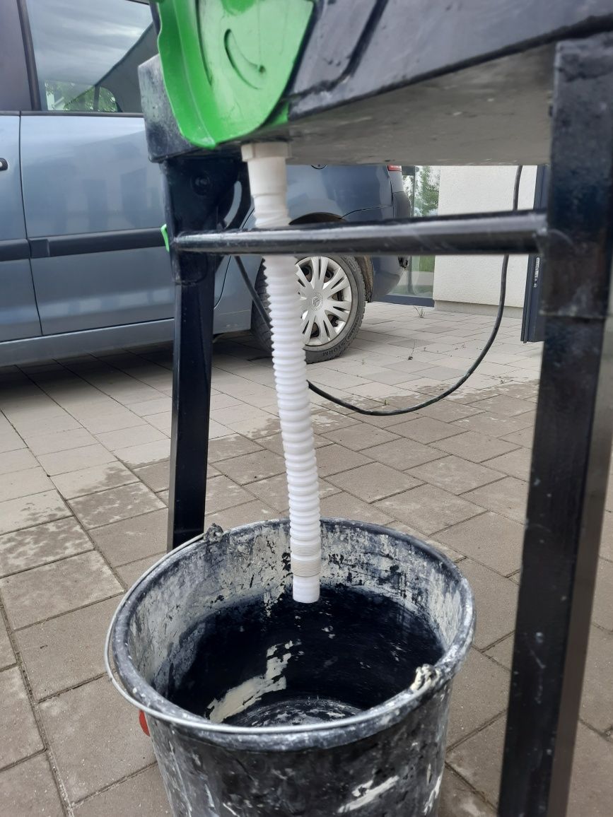 Przecinarka wodna do sęcia płytek