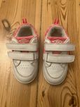 Sprzedam adidasy umbro  rozmiar 23 dla dziewczynki