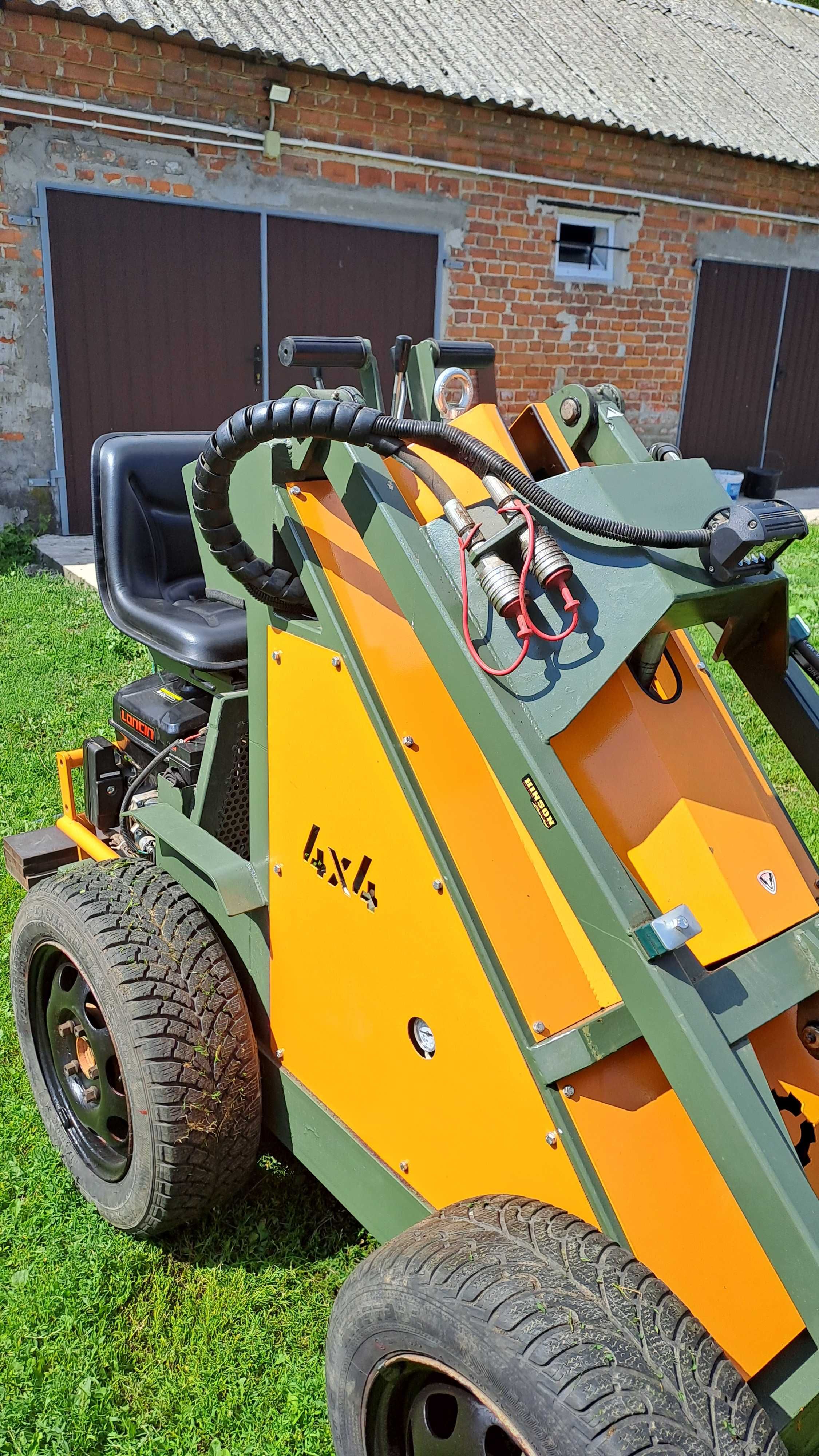 Miniładowarka kołowa 4x4 Skid Steer - Ładowarka Tur Ładowacz