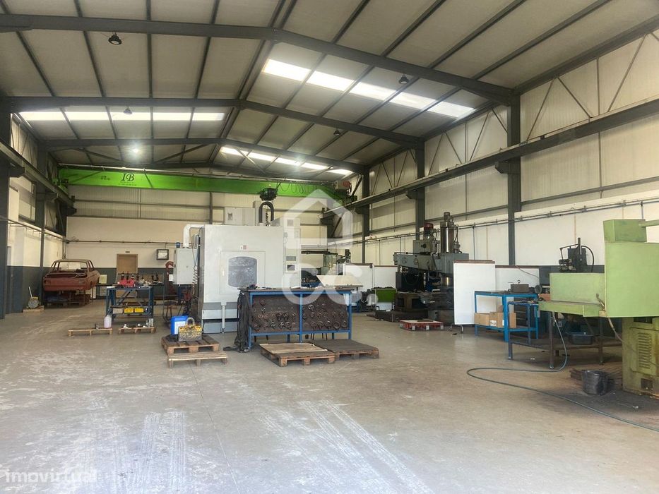 Pavilhão Industrial Em Pataias