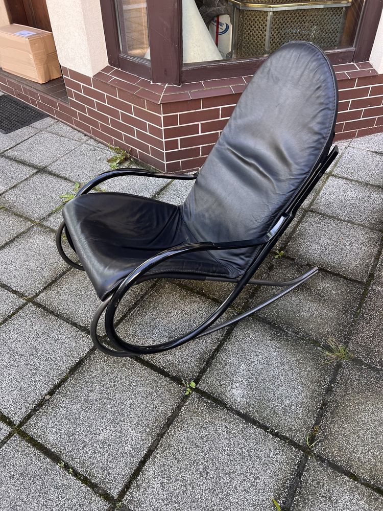 Paul Tuttle dla firmy Strässle, fotel bujany Nonna