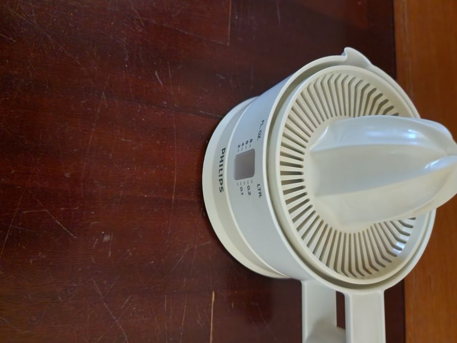Espremedor de citrinos Philips.  Usado apenas funcionar perfeitamente.