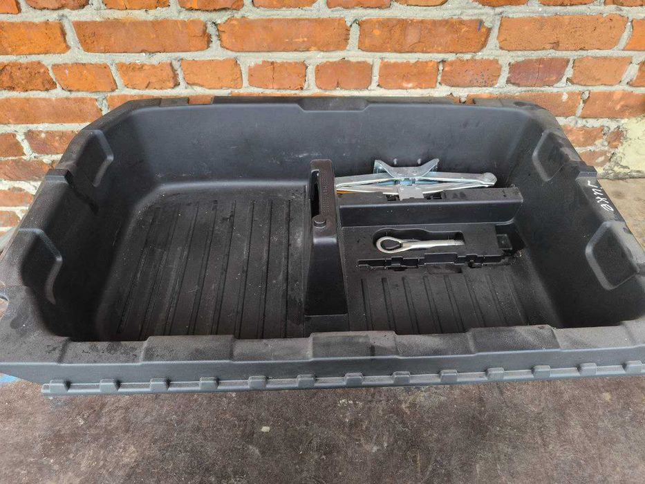 Пластиковий органайзер багажника Nissan Juke F15 2010-2019  849A71KE0