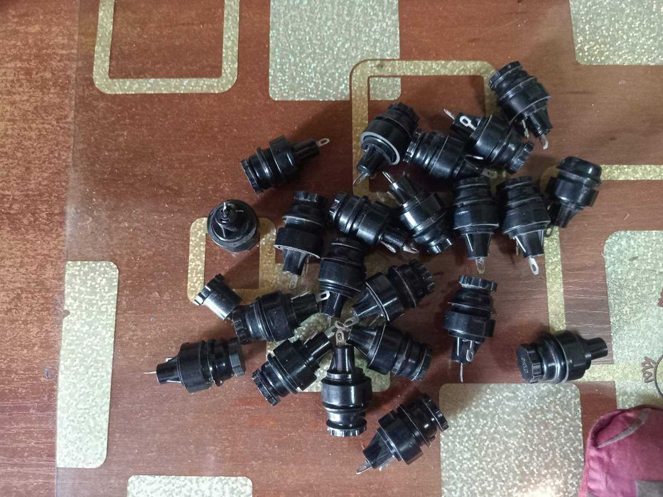 Держатели предохранителей серии ДВП, ДПБ, ДВПТ