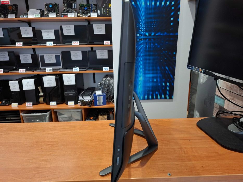 Komputer Lenovo All in One I5 , SSD , Windows 11