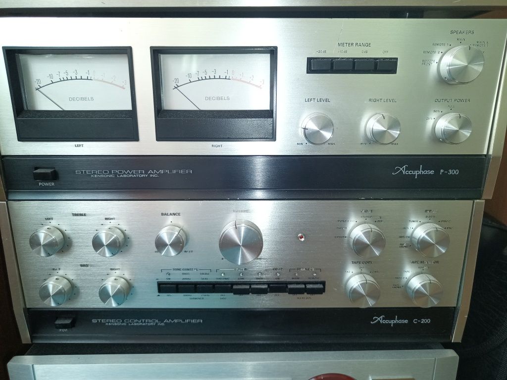 Accuphase p300/c200 przedwzmacniacz +wzmacniacz koncowy.