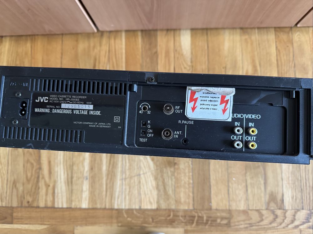 Odwarzacz wideo VHS magnetowid JVC HR-J300EE