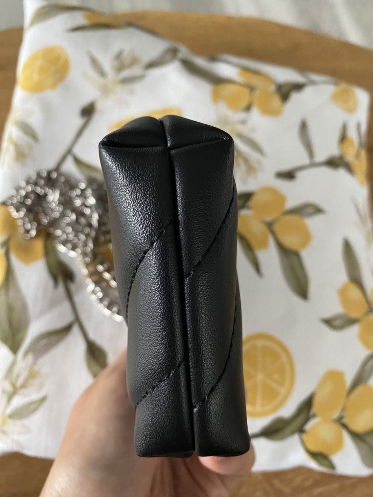Mini torebka na telefon