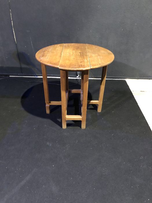 Mesa e duas cadeiras