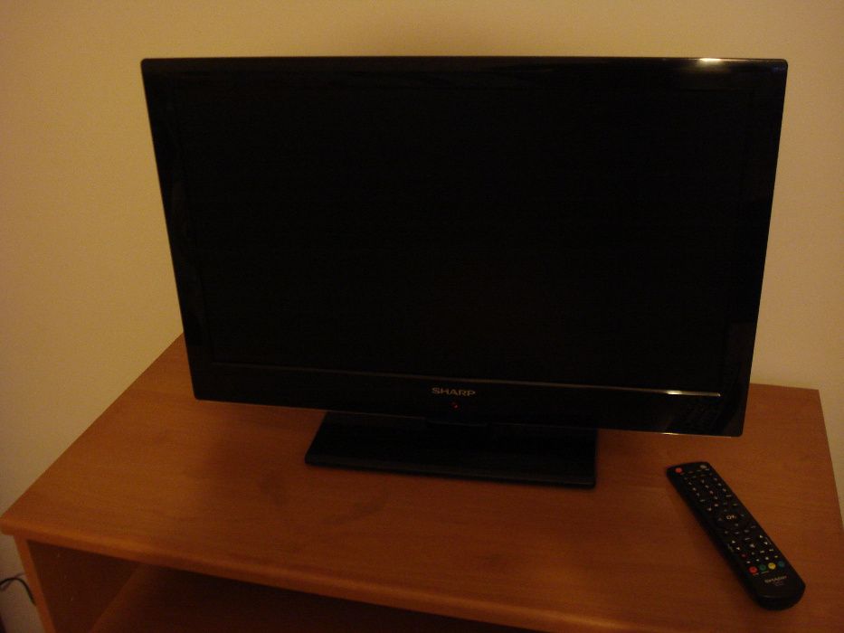 SHARP LC-24LE510E TV 24" LED (60cm przekątna) uszkodzony.