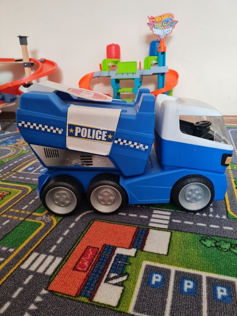 Duże policyjne auto do zabawy i jeżdżenia